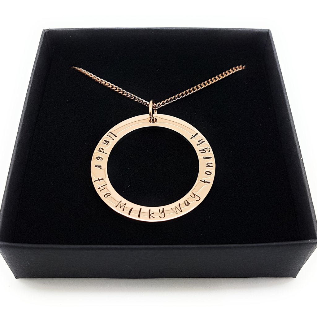 Elegant rose gold minimalist necklace