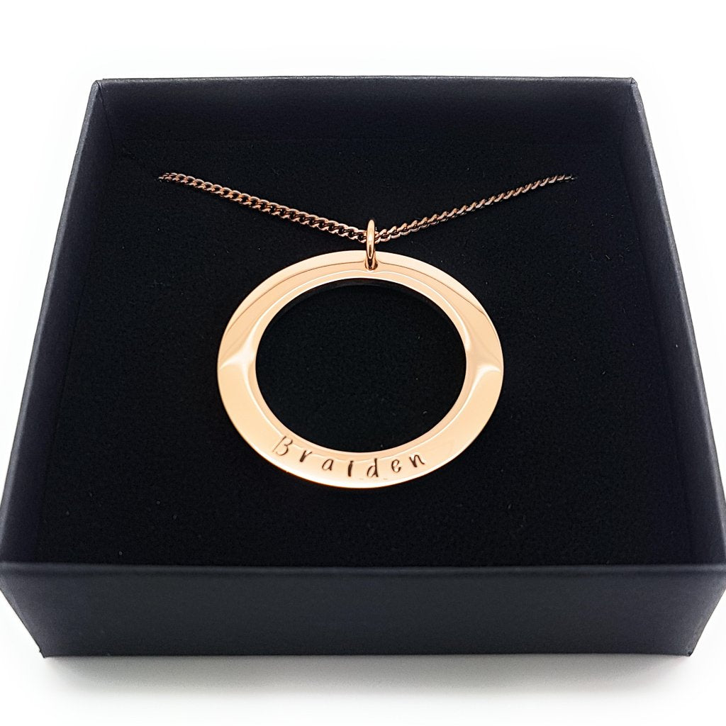 Elegant rose gold minimalist necklace